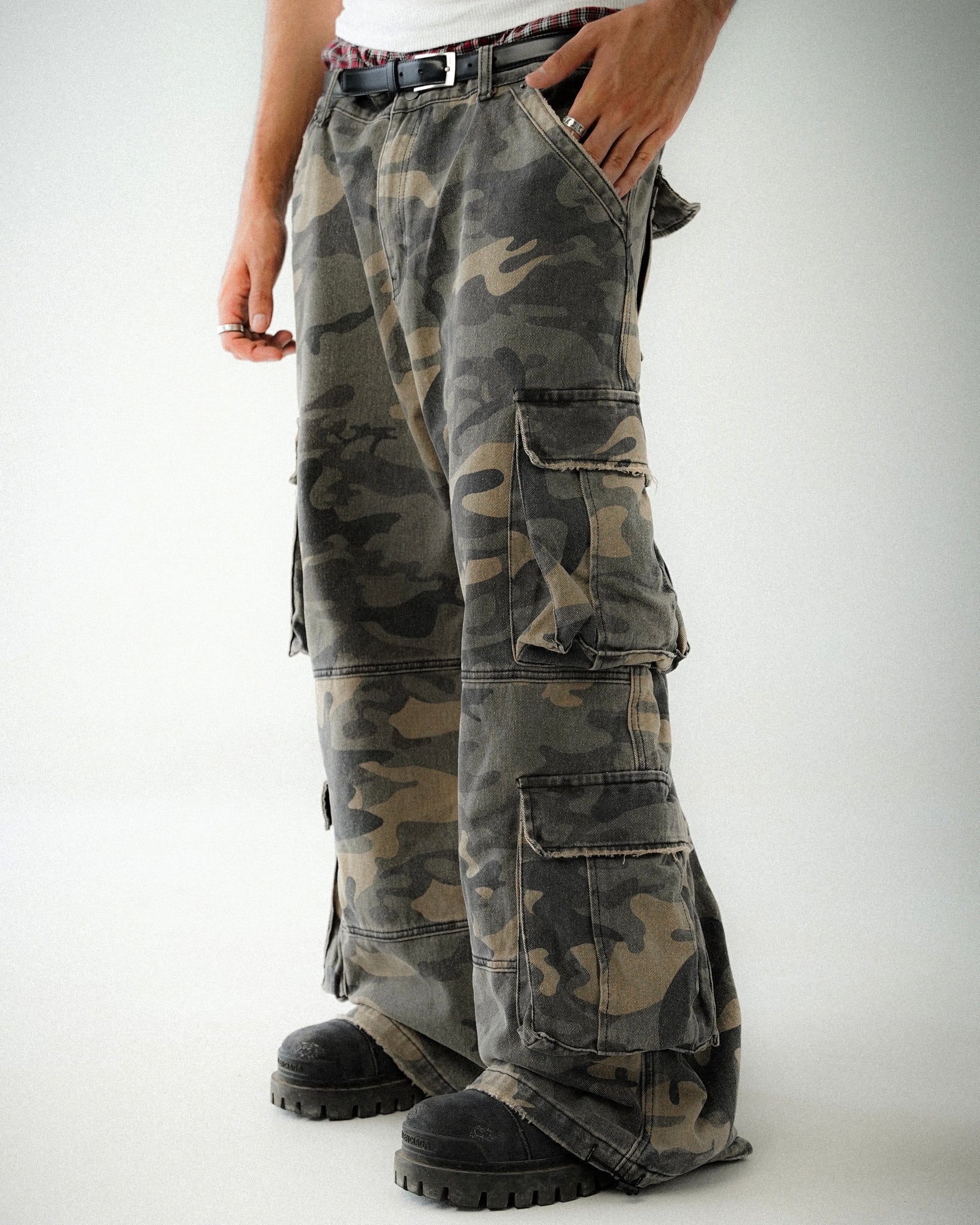 PRECIOUS CARGO PANTS [CAMO]