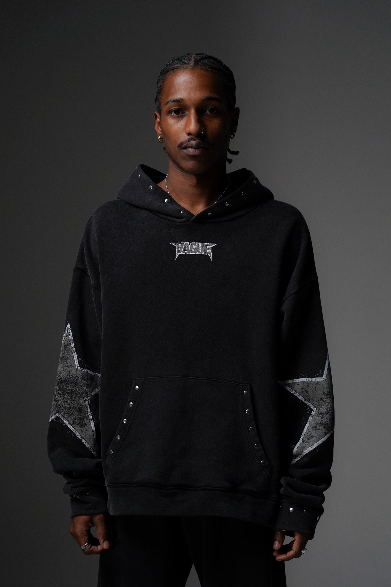 STAR STUDDED HOODIE [BLACK]