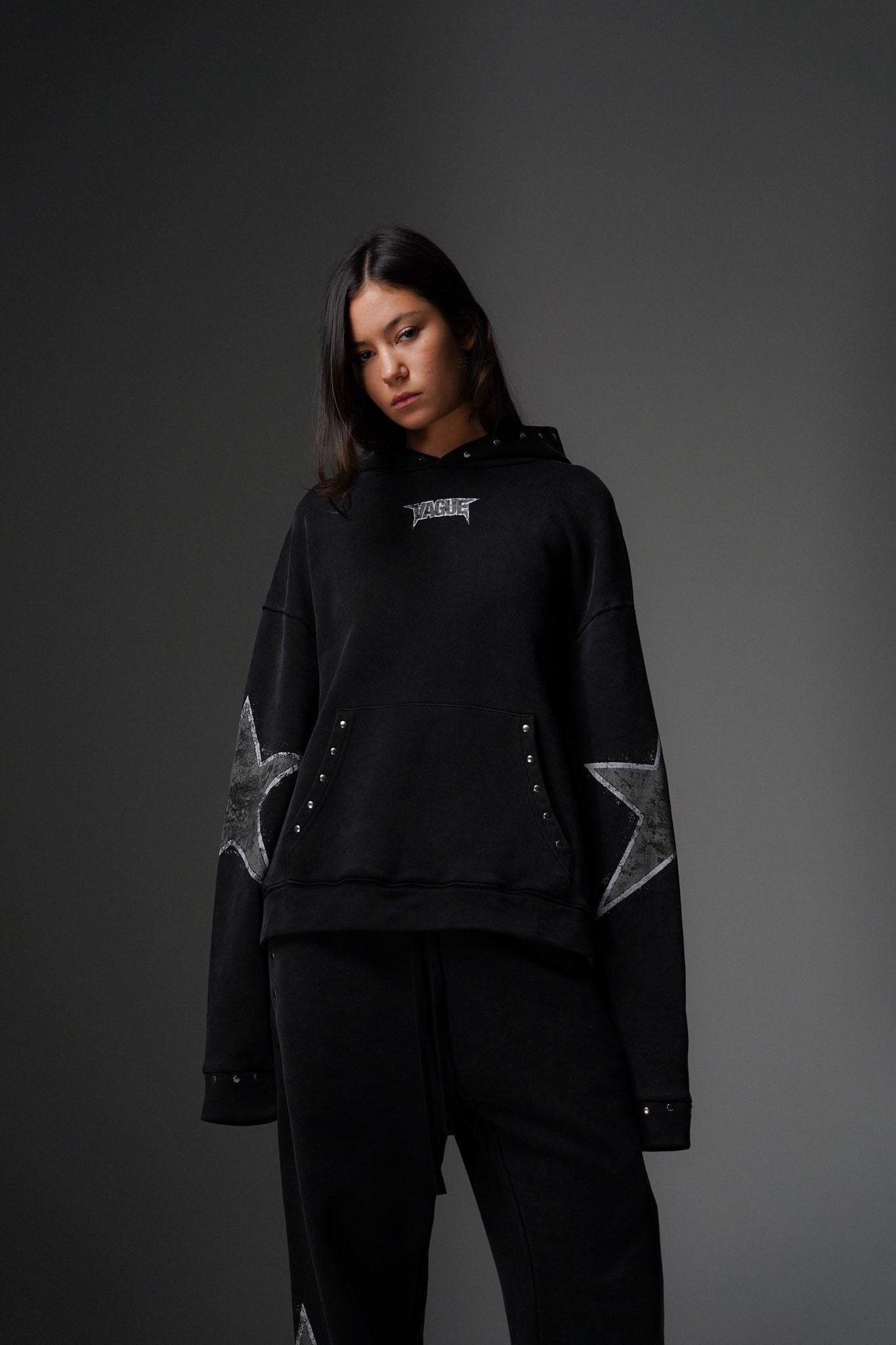 STAR STUDDED HOODIE [BLACK]