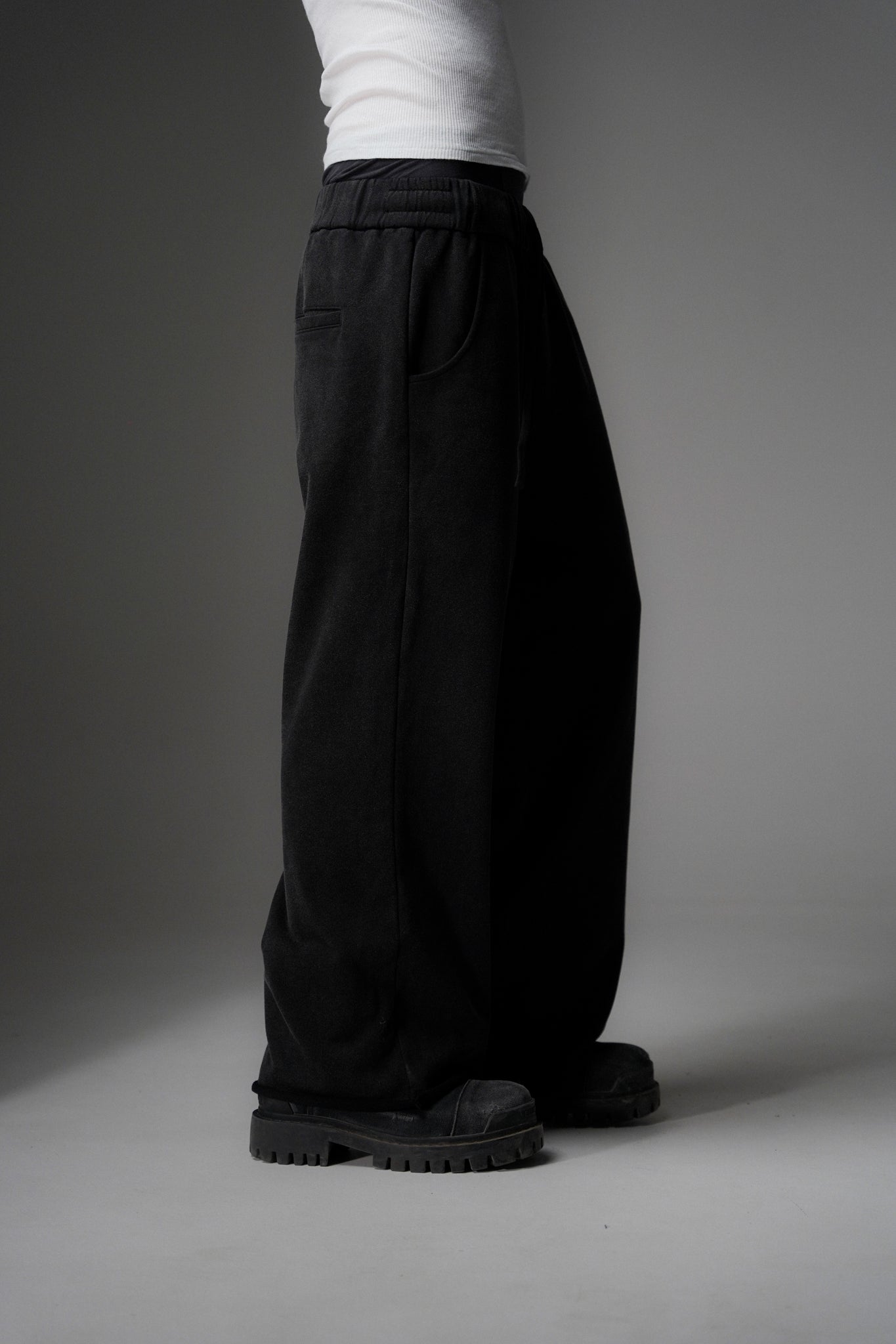 STUDIO SWEATPANTS [VINTAGE BLACK]